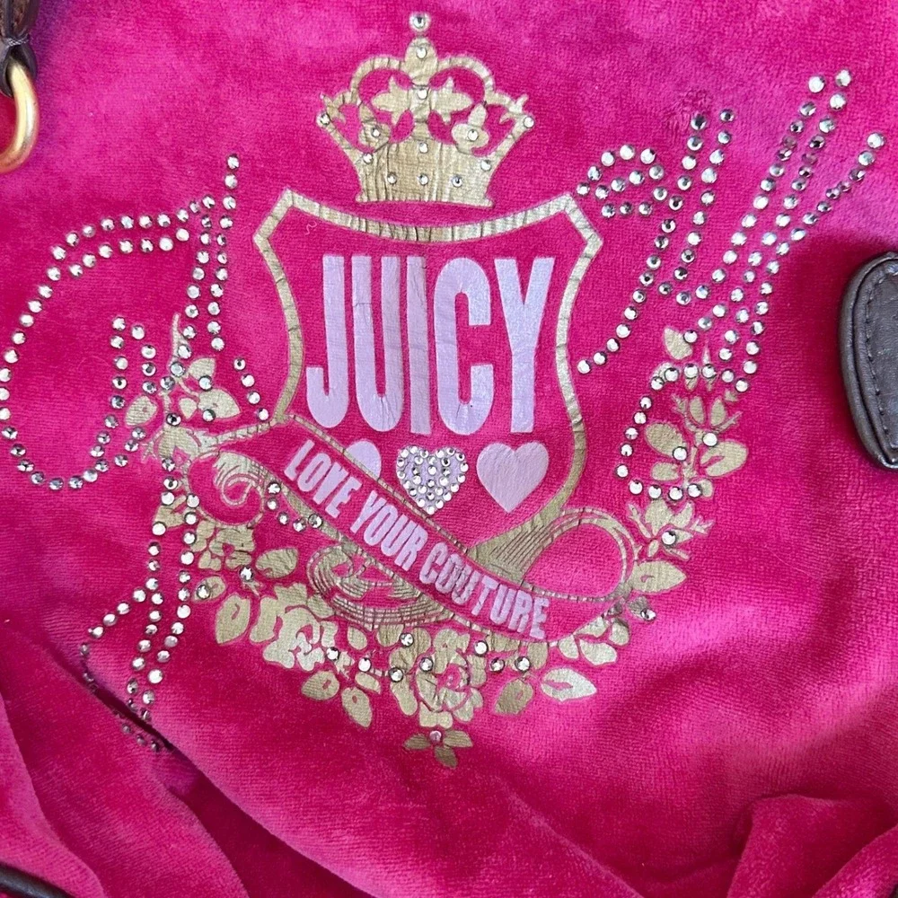 VTG Juicy Couture Pink/Gold Velour Daydreamer Shoulder Bag Y2K 2010 Crest Charm